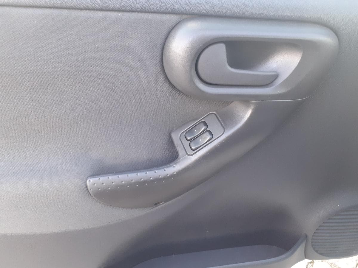 Opel Corsa 1.7 DI · Ano 2002 — imagem 14