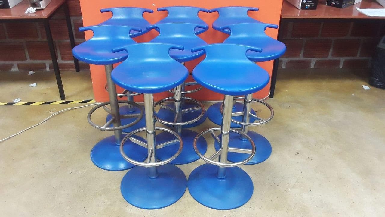Bancos de bar · — imagem 1