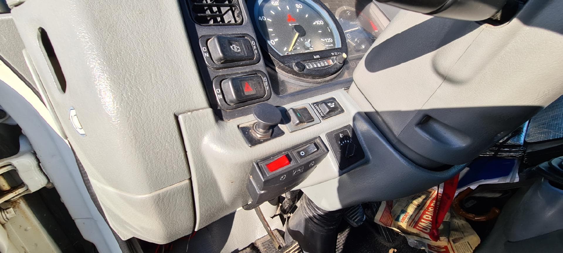 Reboque Mitsubishi Canter — imagen 9