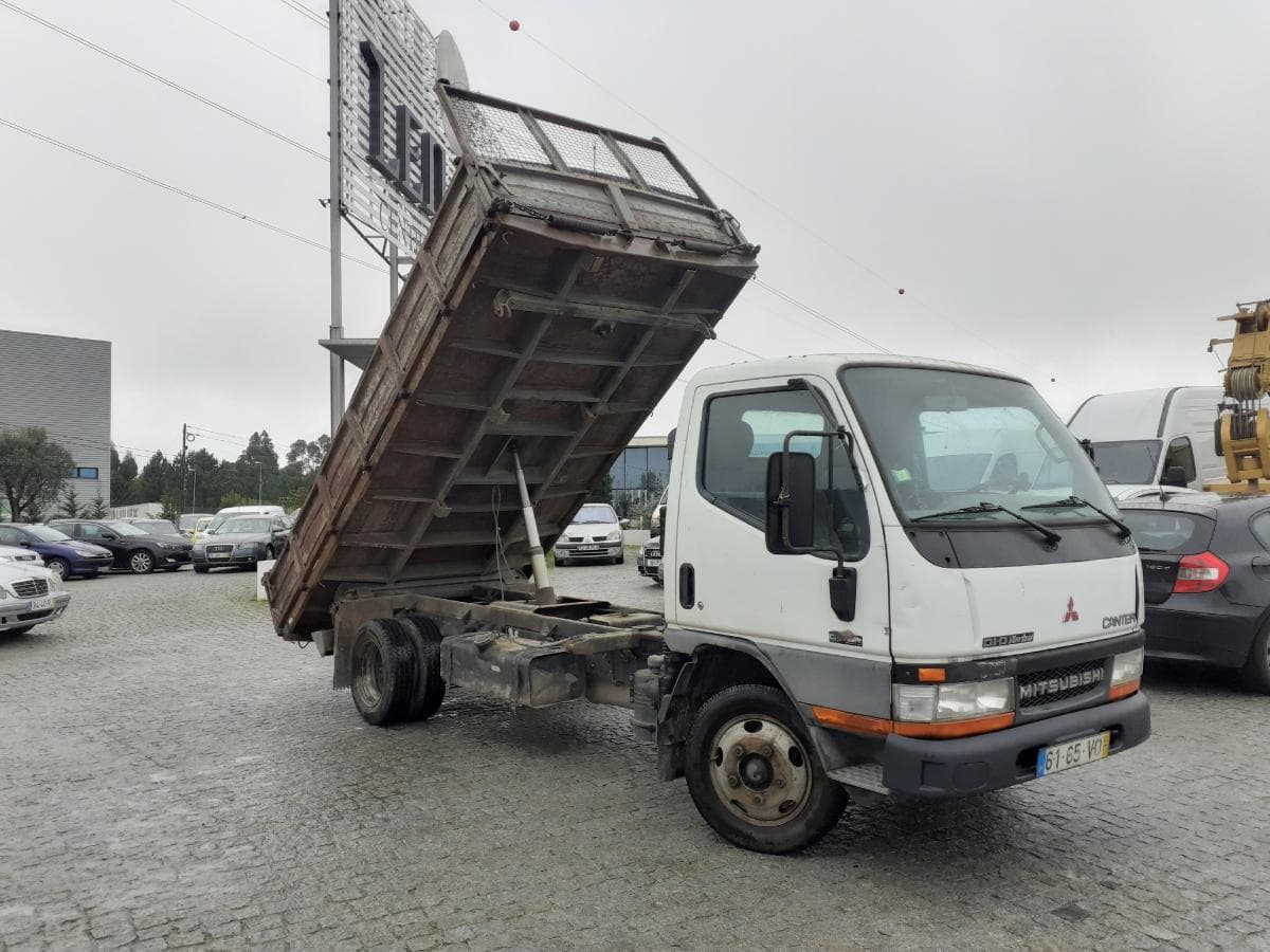 Mitsubishi Canter Tribasculante · Ano 2003 — imagen 2