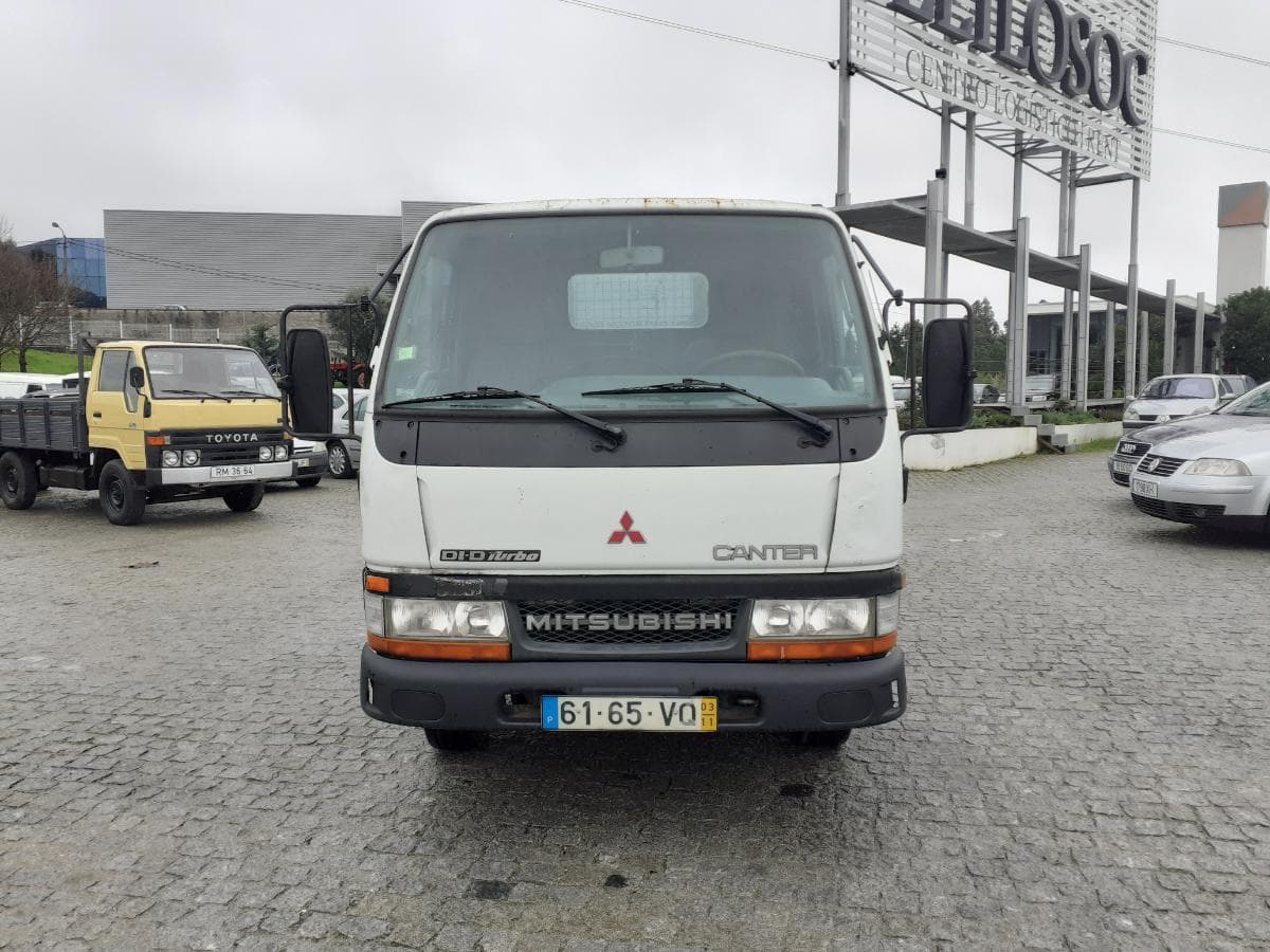 Mitsubishi Canter Tribasculante · Ano 2003 — imagen 3