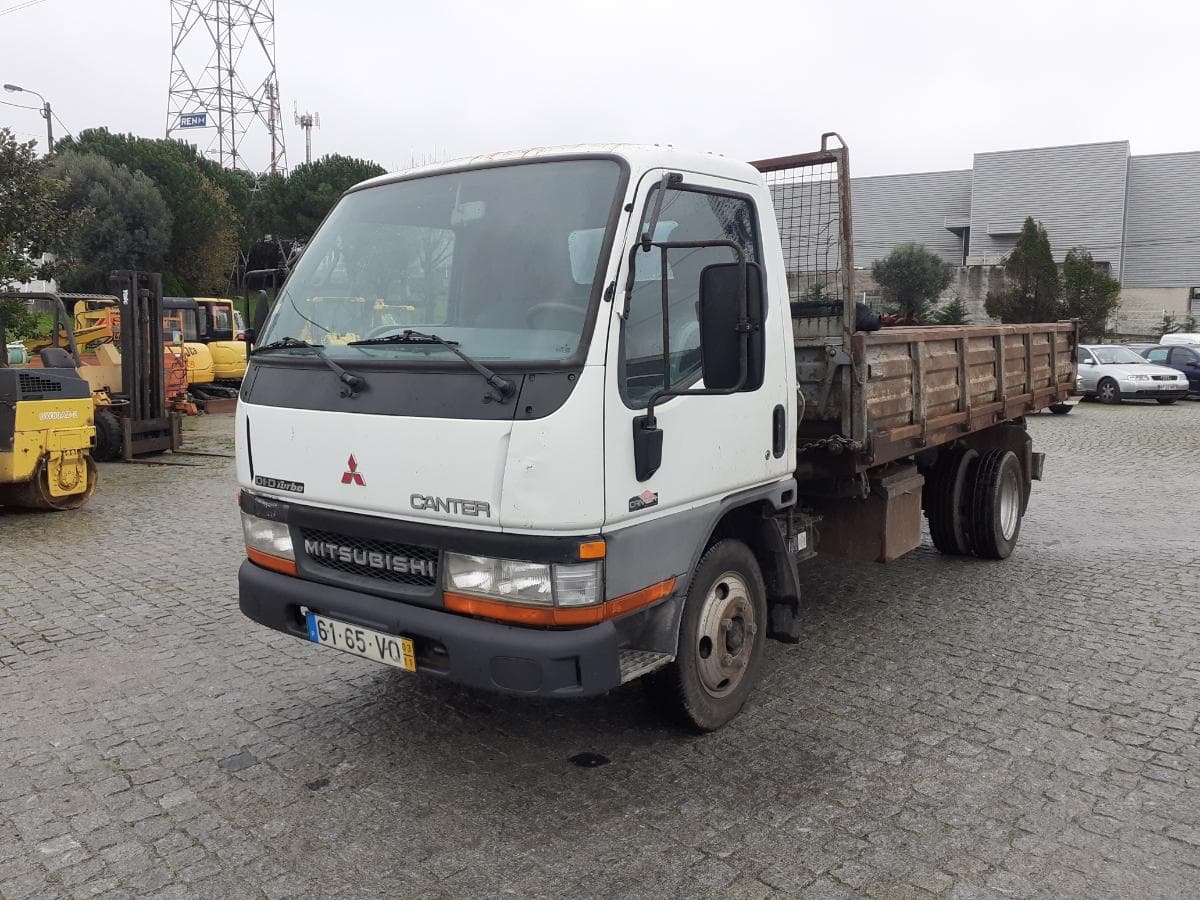 Mitsubishi Canter Tribasculante · Ano 2003 — imagen 4