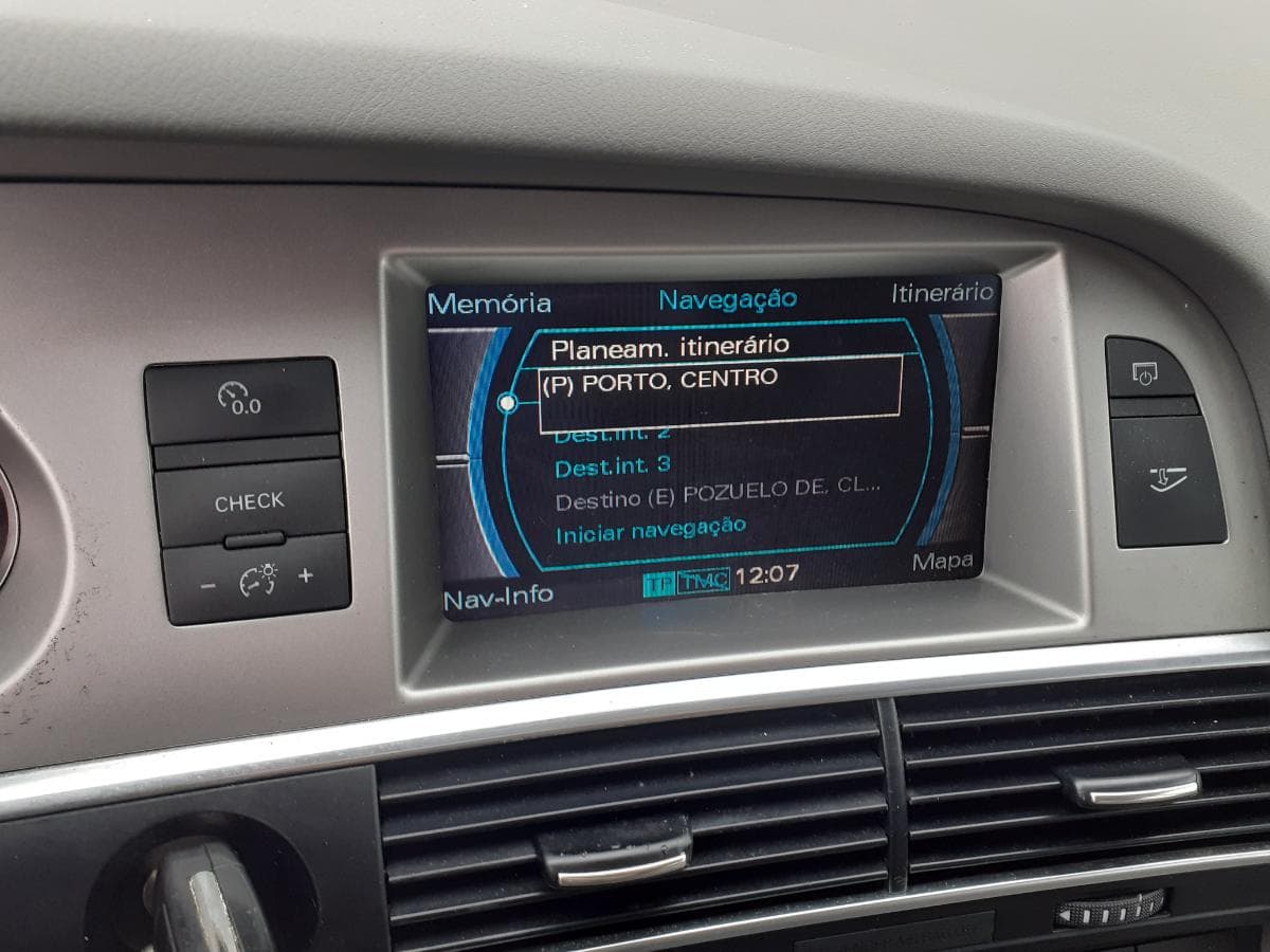 Audi A6 2.0 TDI · Ano 2007 — imagem 18