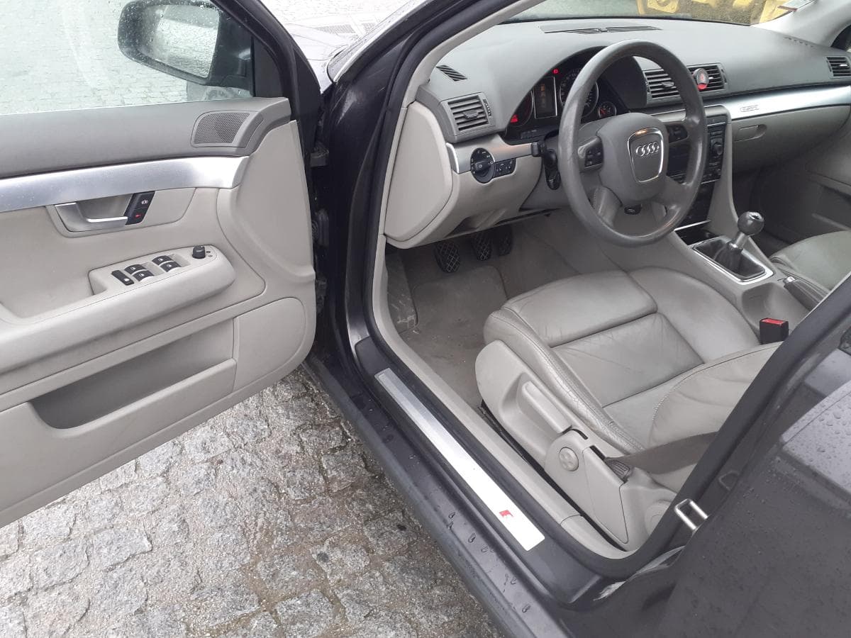 Audi A4 2.0 TDI · Ano 2007 — image 9