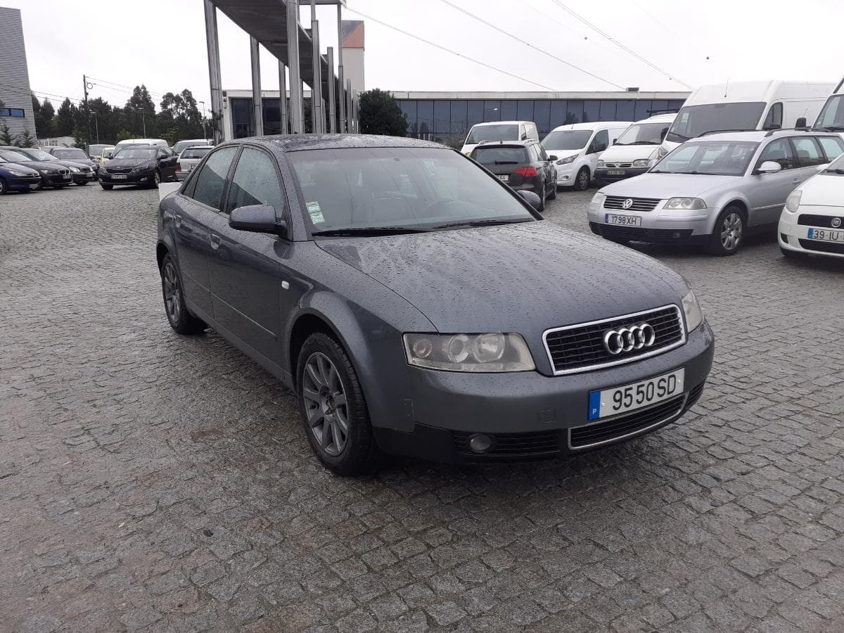 Audi A4 Sedan 1.9 TDI - Ano 2001 — imagem 1