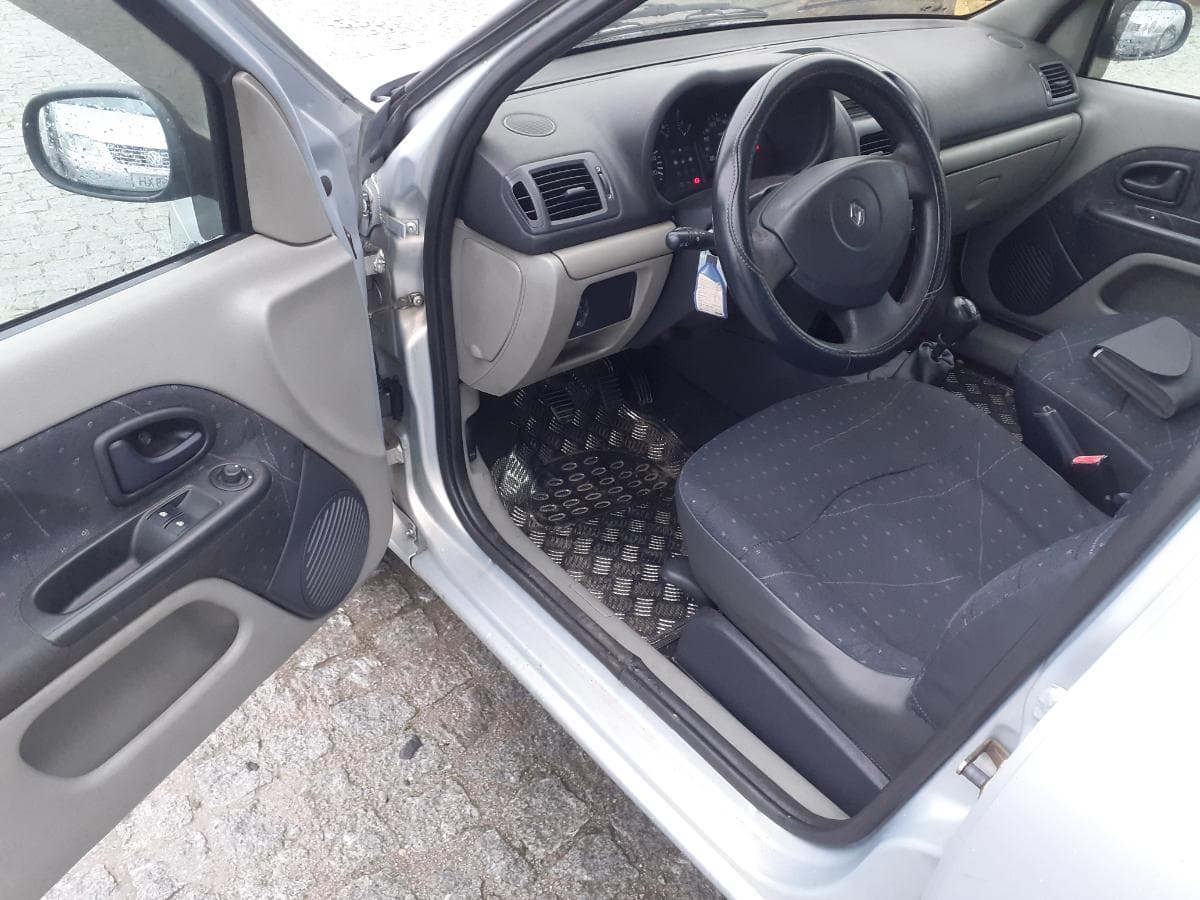 Renault Clio 1.2 - Ano 2001 — image 8