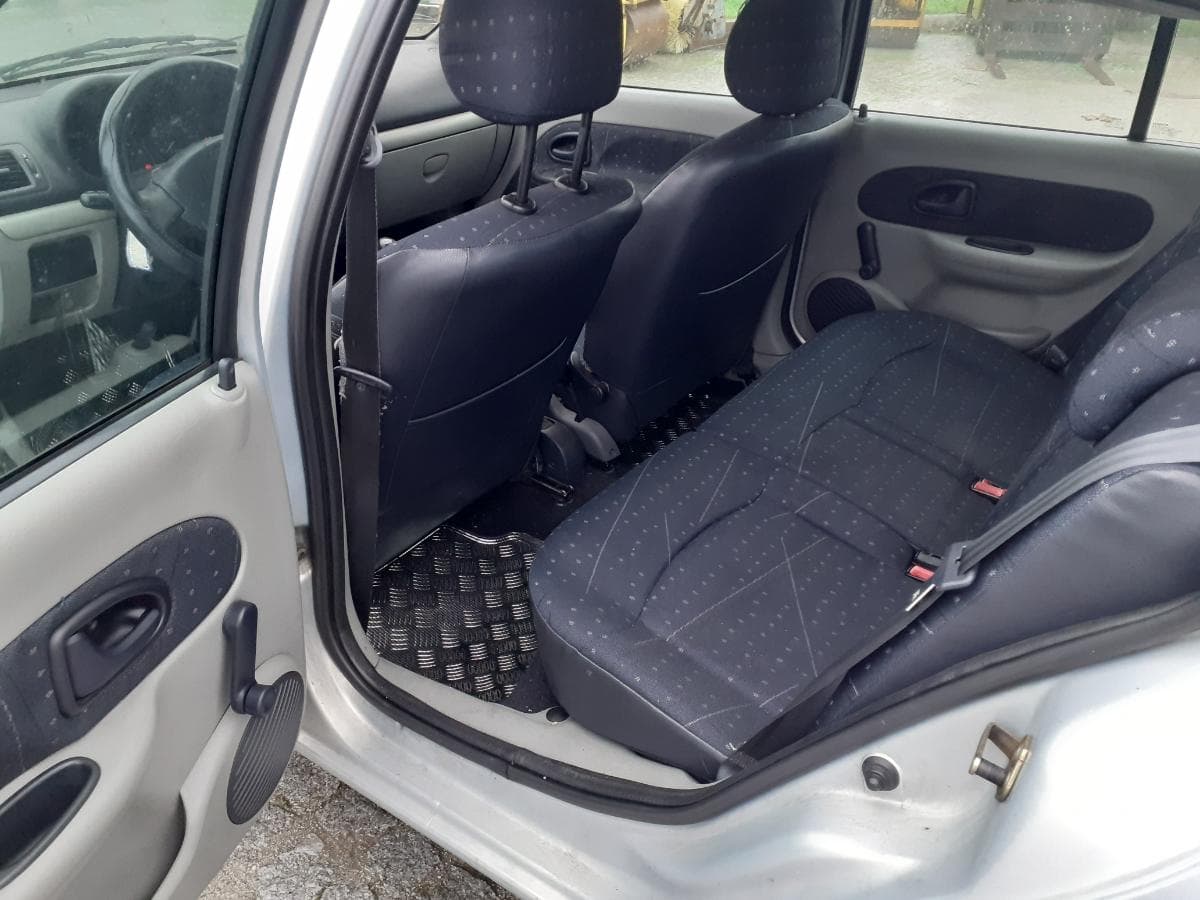 Renault Clio 1.2 - Ano 2001 — image 7
