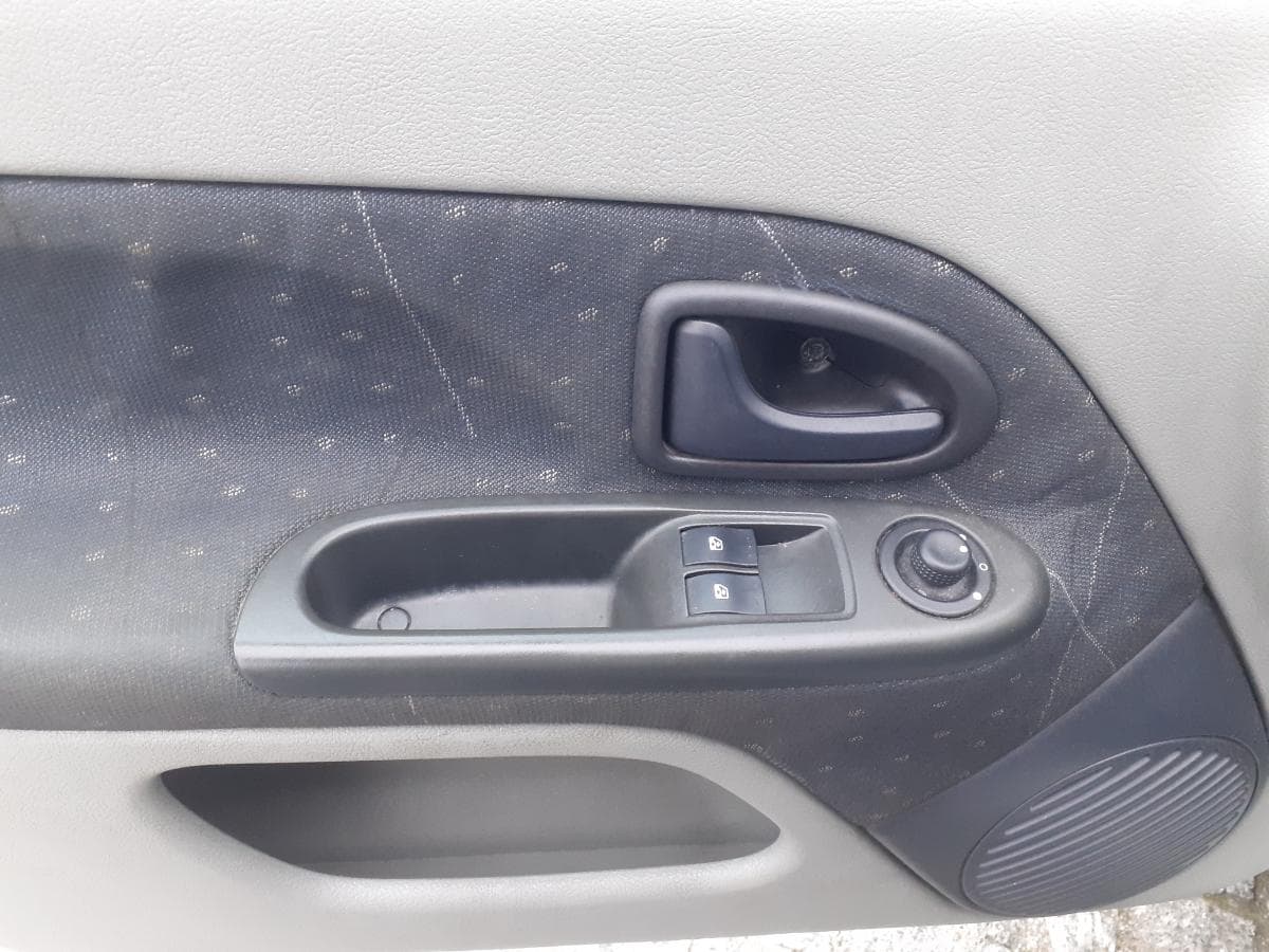 Renault Clio 1.2 - Ano 2001 — image 16