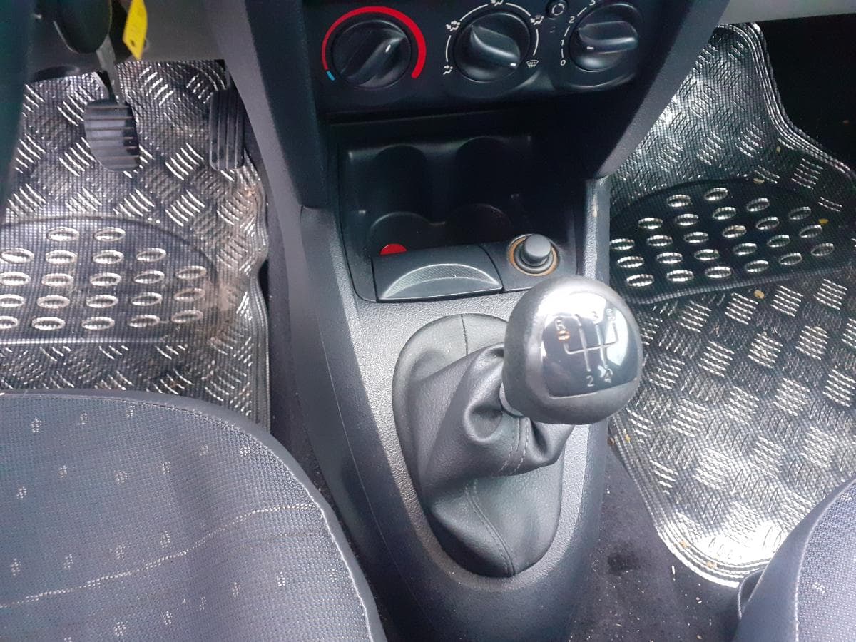 Renault Clio 1.2 - Ano 2001 — image 13