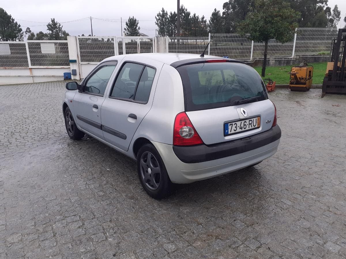 Renault Clio 1.2 - Ano 2001 — image 6