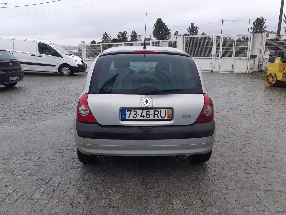 Renault Clio 1.2 - Ano 2001 — image 5