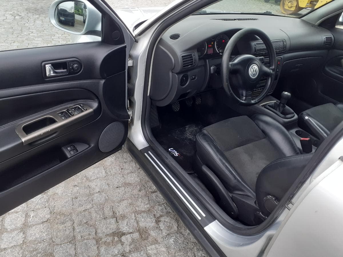 Volkswagen Passat 1.9 TDI · Ano 2004 — imagem 13