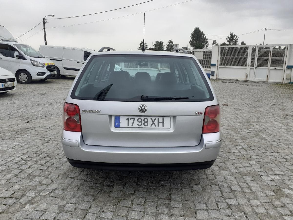 Volkswagen Passat 1.9 TDI · Ano 2004 — imagem 5