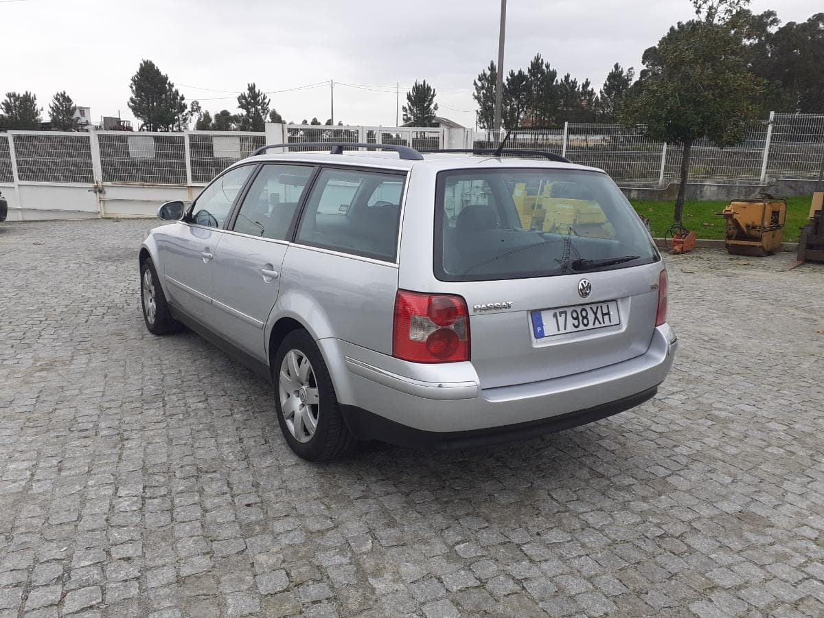 Volkswagen Passat 1.9 TDI · Ano 2004 — imagem 4