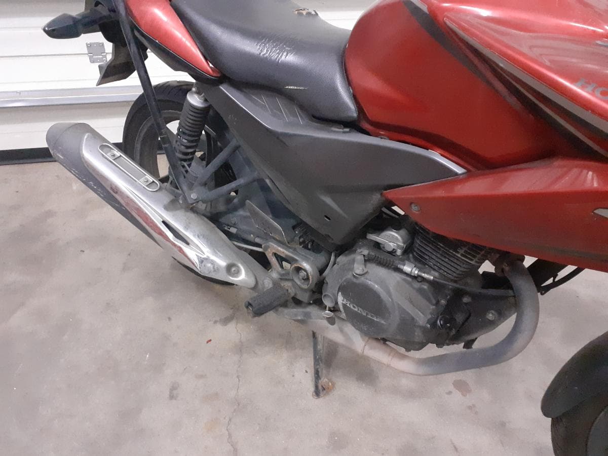 Honda CBF · Ano 2010 — imagen 7