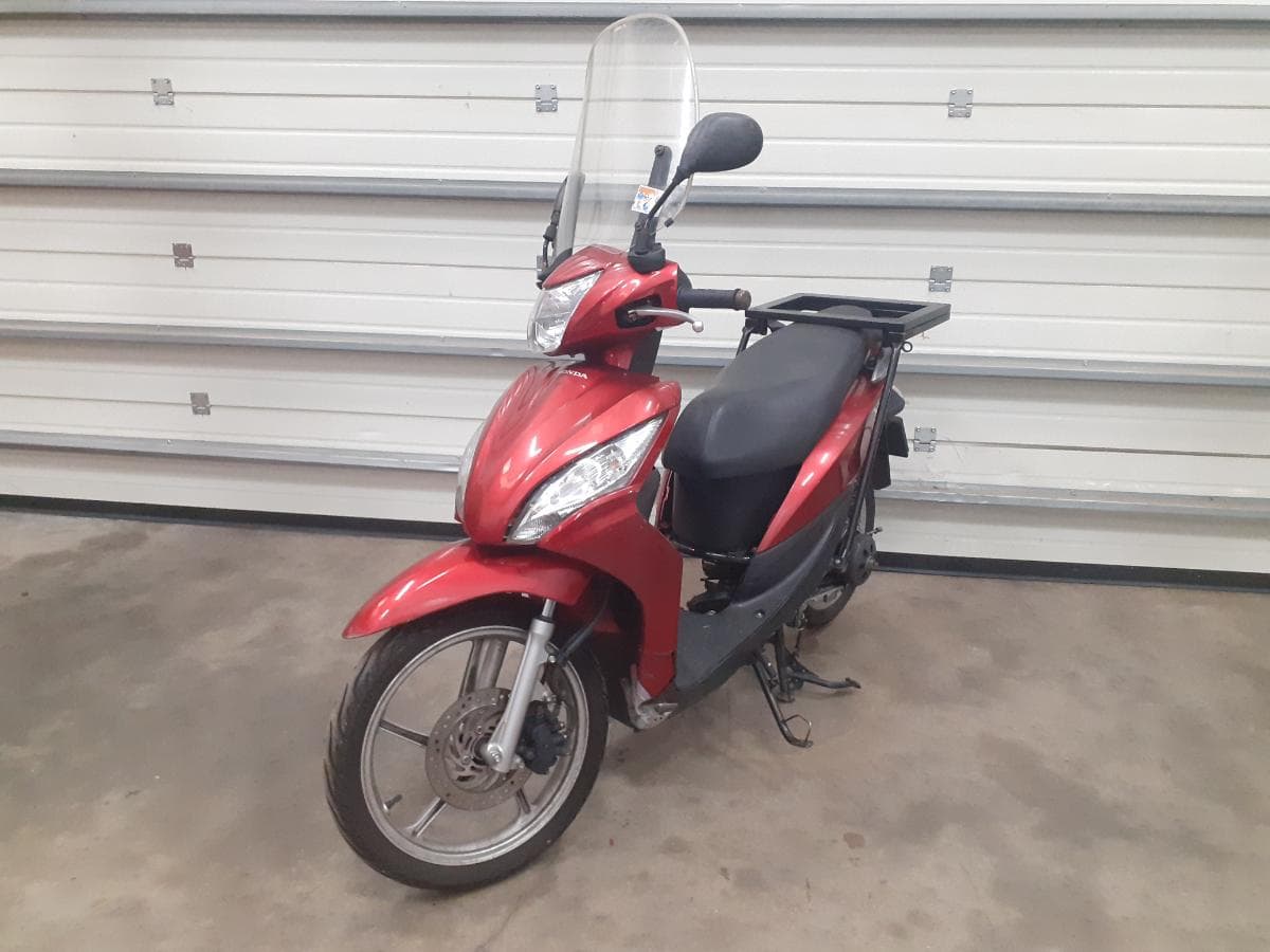 Honda Vision · Year 2013 — image 2