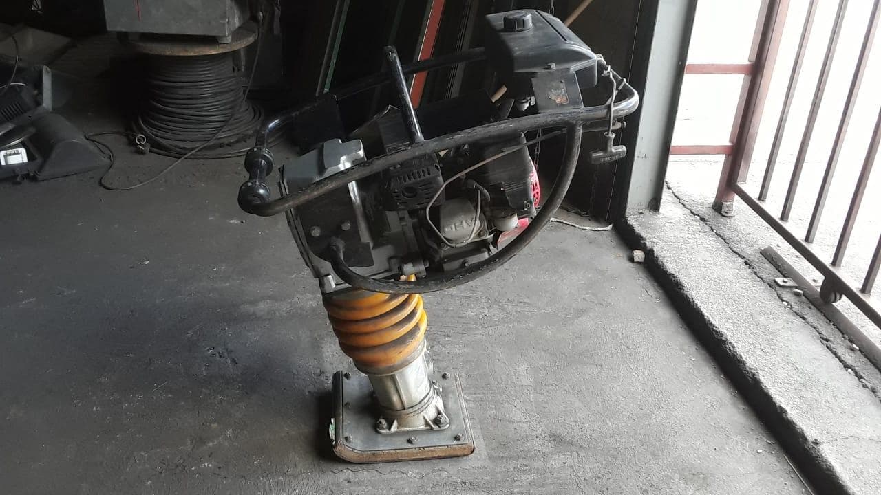 Compactadora Honda GX160 ·