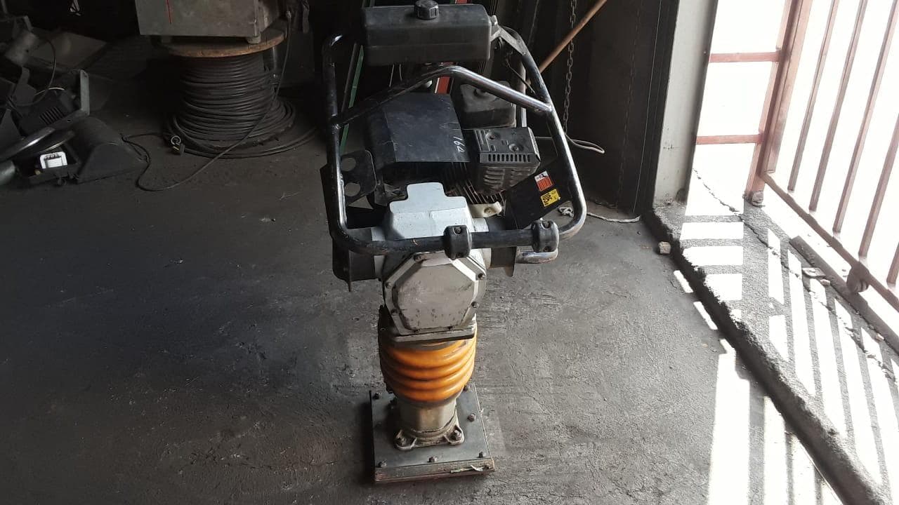 Compactadora Honda GX160 · — imagem 2