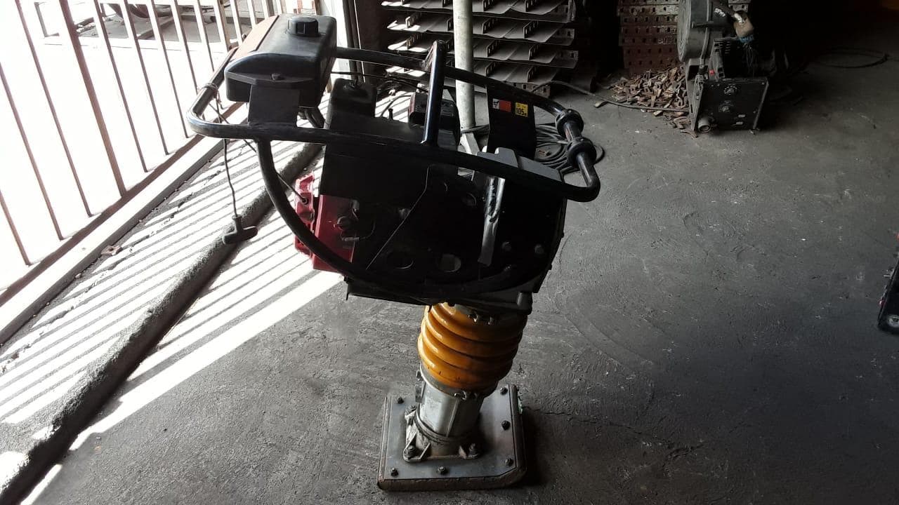 Compactadora Honda GX160 · — imagem 3