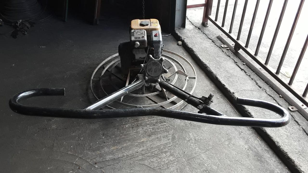 Máquina de talochar · — imagem 1