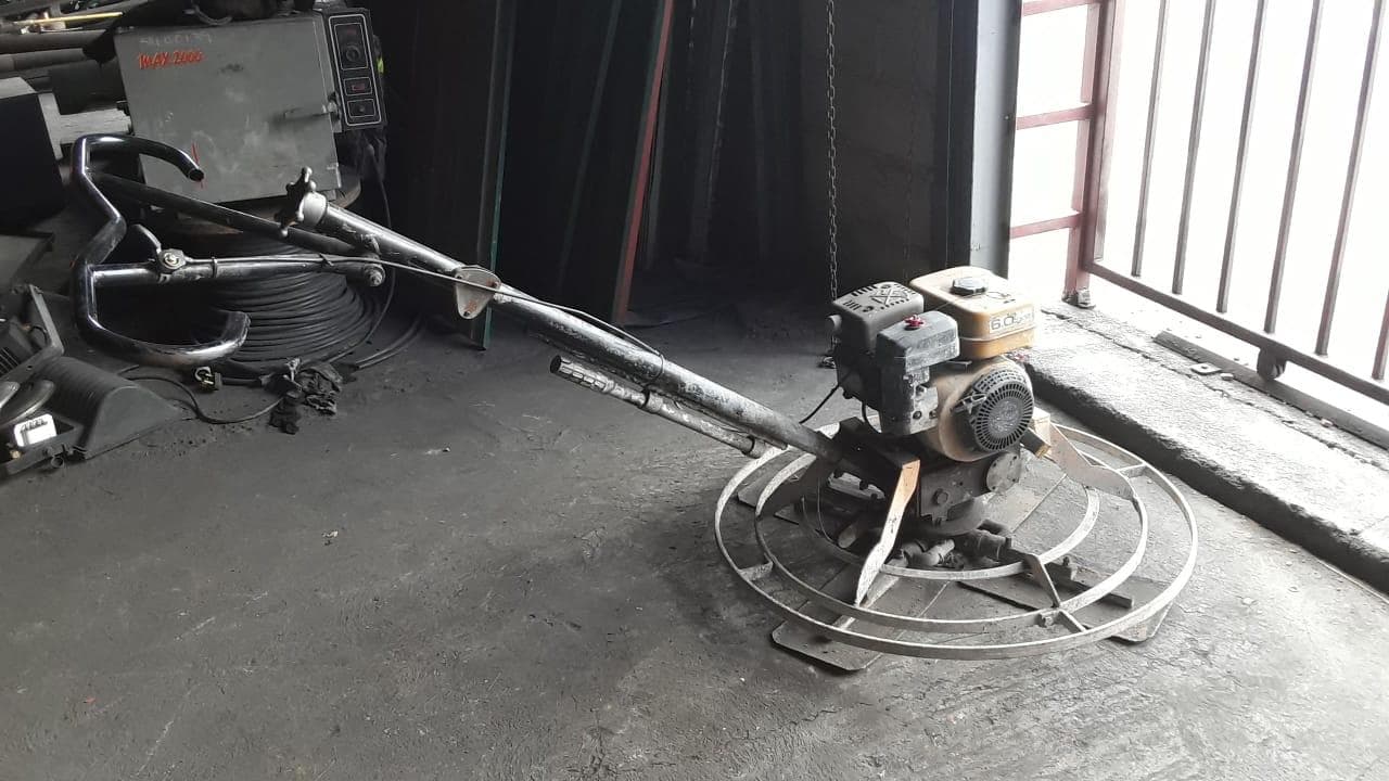 Máquina de talochar · — imagem 3