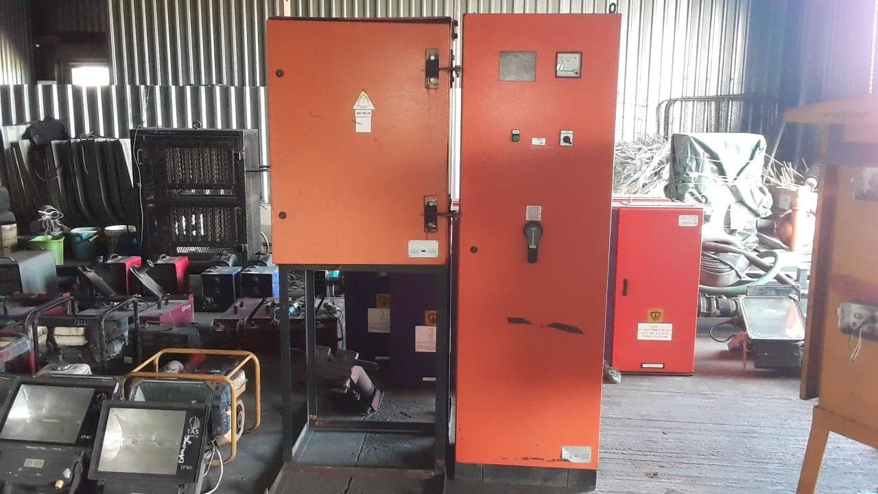 Quadros eléctricos ·