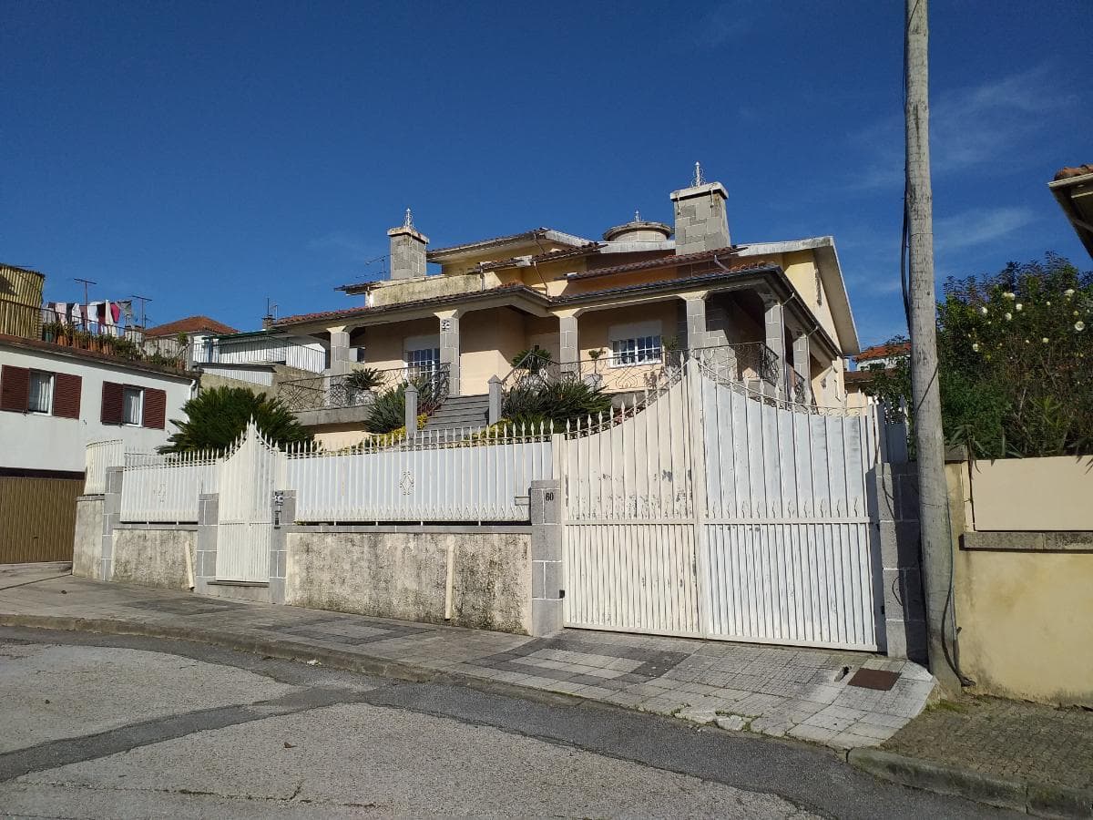 LEILÃO SUSPENSO · Moradia V3 · Santa Maria da Feira — imagen 1