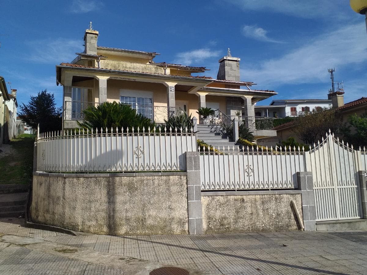 LEILÃO SUSPENSO · Moradia V3 · Santa Maria da Feira — imagen 2