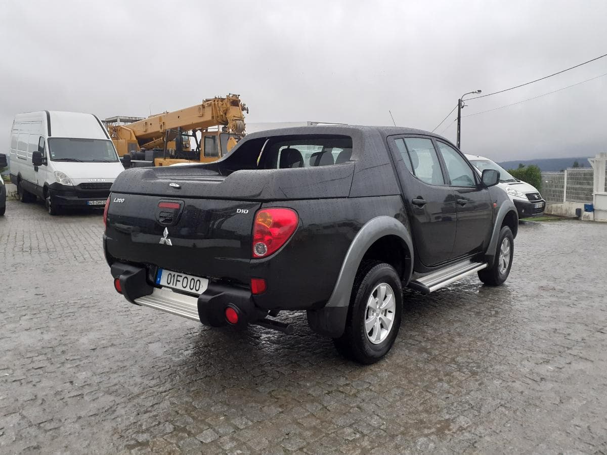 Mitsubishi L 200 4x2 · Ano 2008 — imagem 4