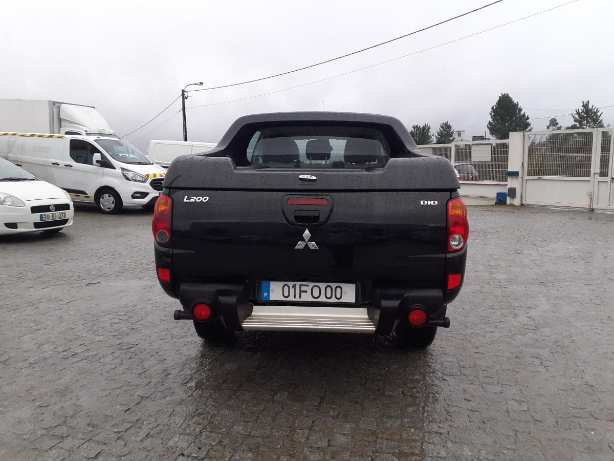 Mitsubishi L 200 4x2 · Ano 2008 — imagem 5