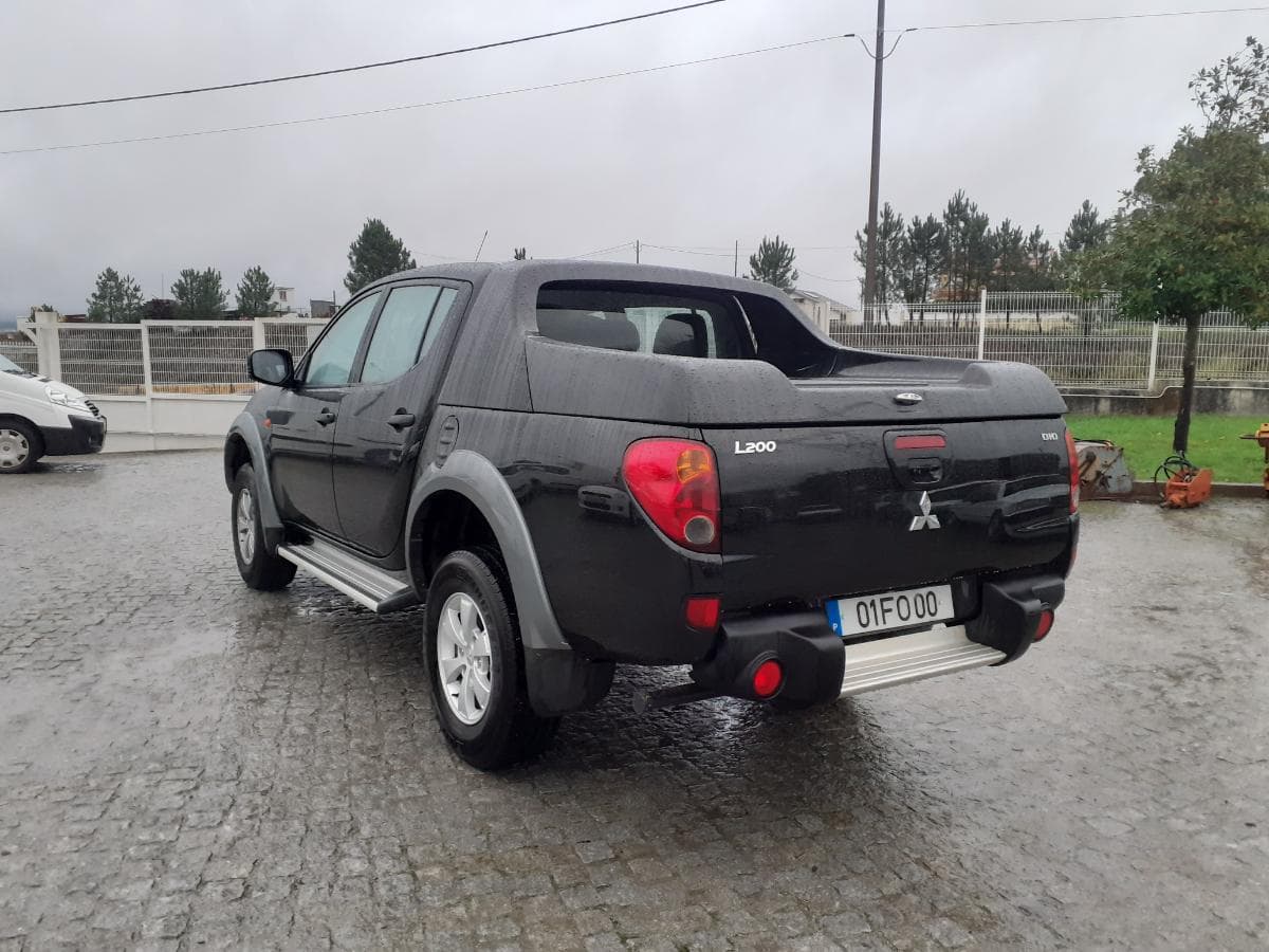 Mitsubishi L 200 4x2 · Ano 2008 — imagem 6