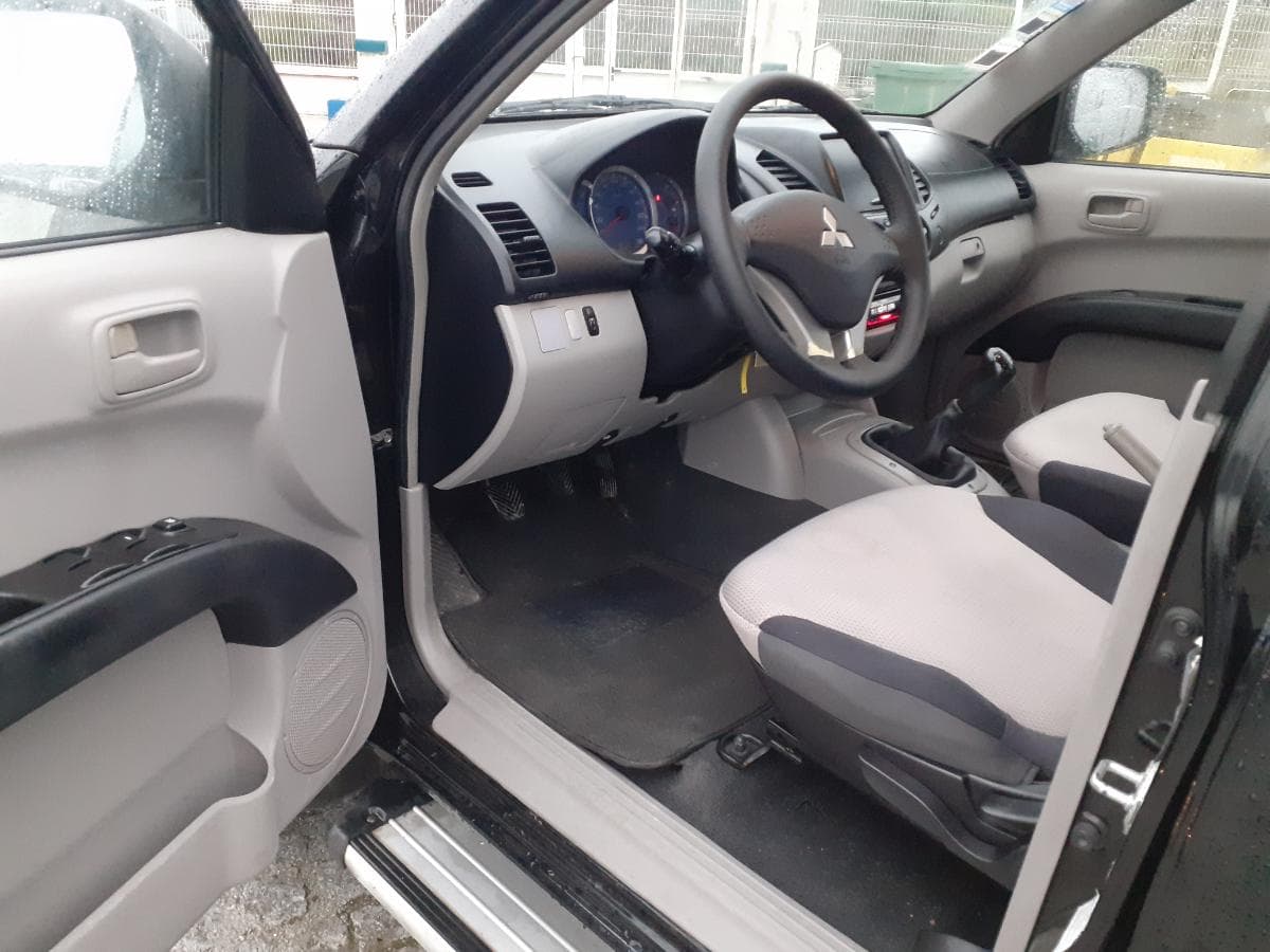 Mitsubishi L 200 4x2 · Ano 2008 — imagem 14