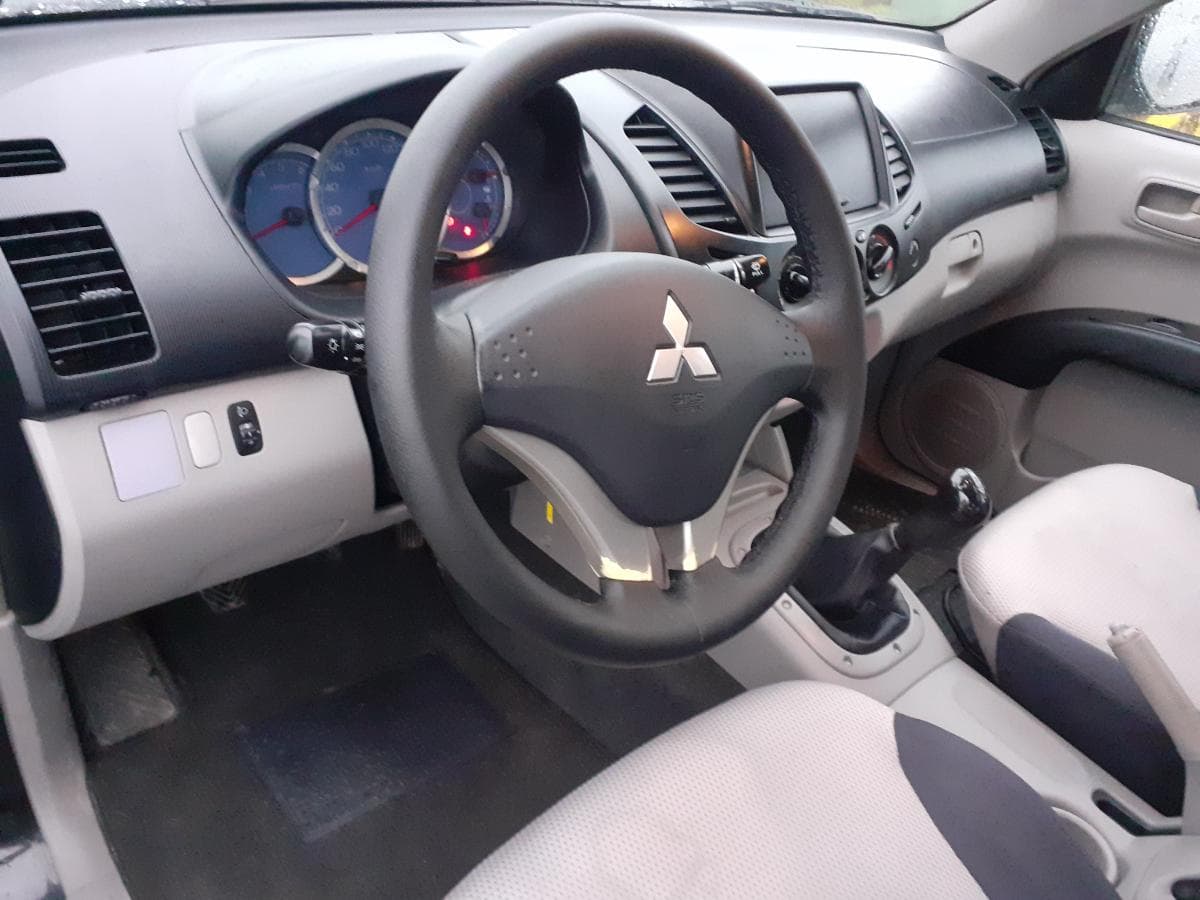 Mitsubishi L 200 4x2 · Ano 2008 — imagem 16