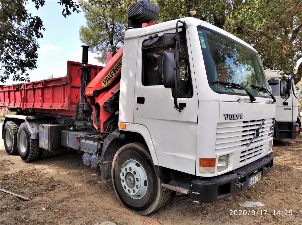 Camião Volvo FL10 1992 com Grua — imagem 2