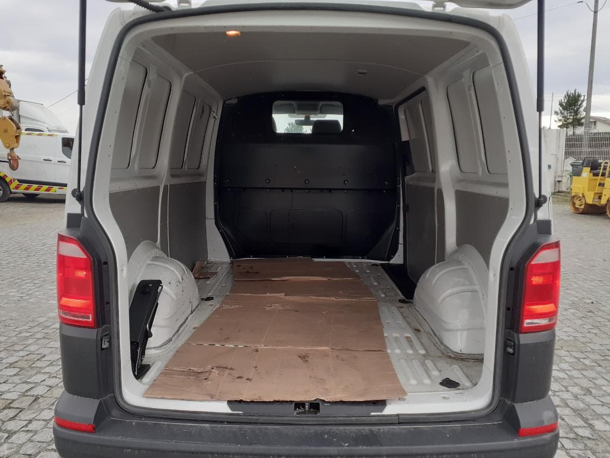 Volkswagen Transporter 2.0 TDI · 3 Lugares · Ano 2019 — imagen 10