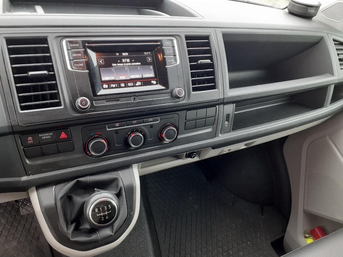Volkswagen Transporter 2.0 TDI · 3 Lugares · Ano 2019 — imagen 16