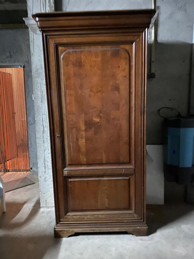 Furniture and Decoration — image 1