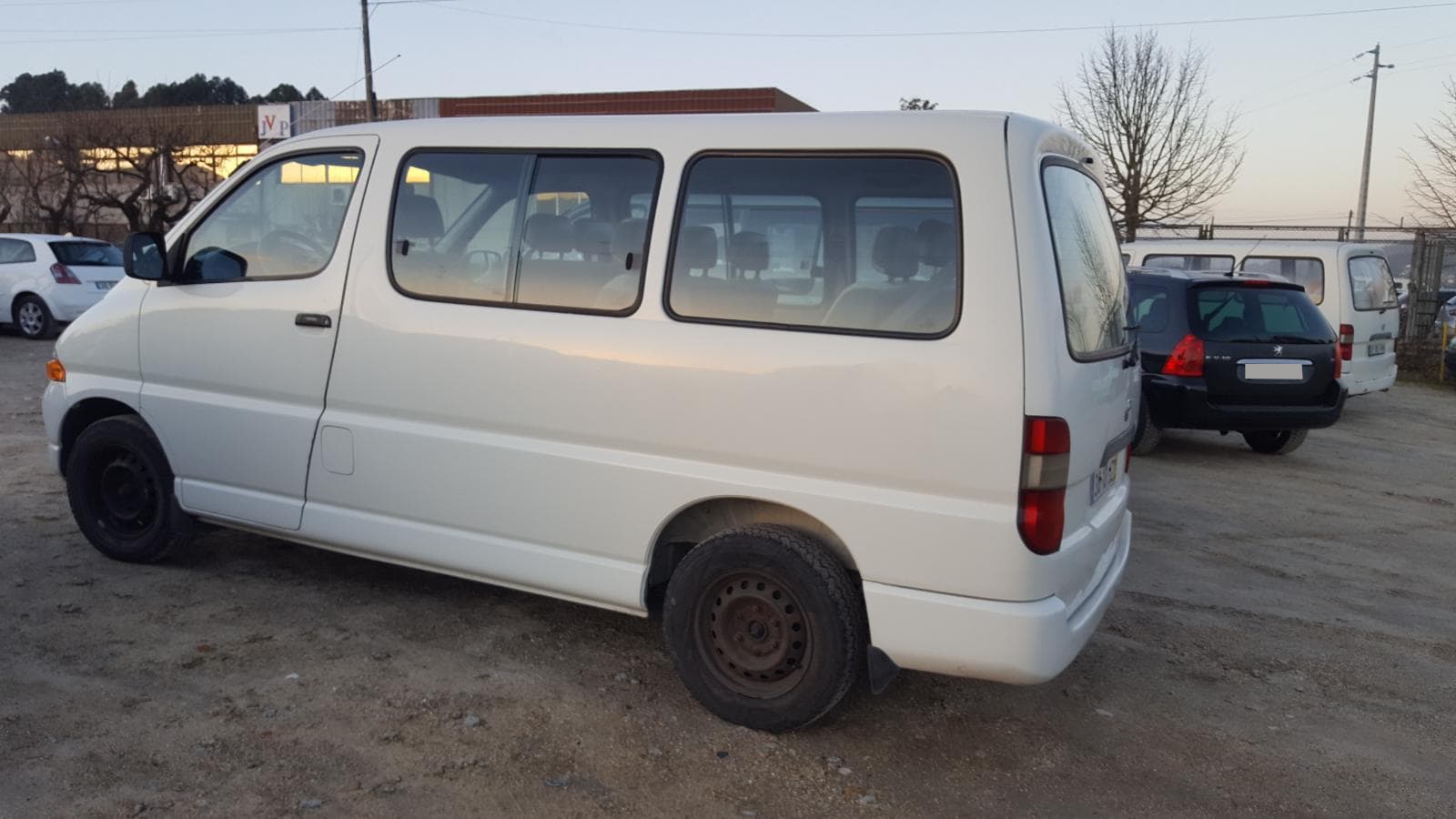 Toyota Hiace — imagem 2