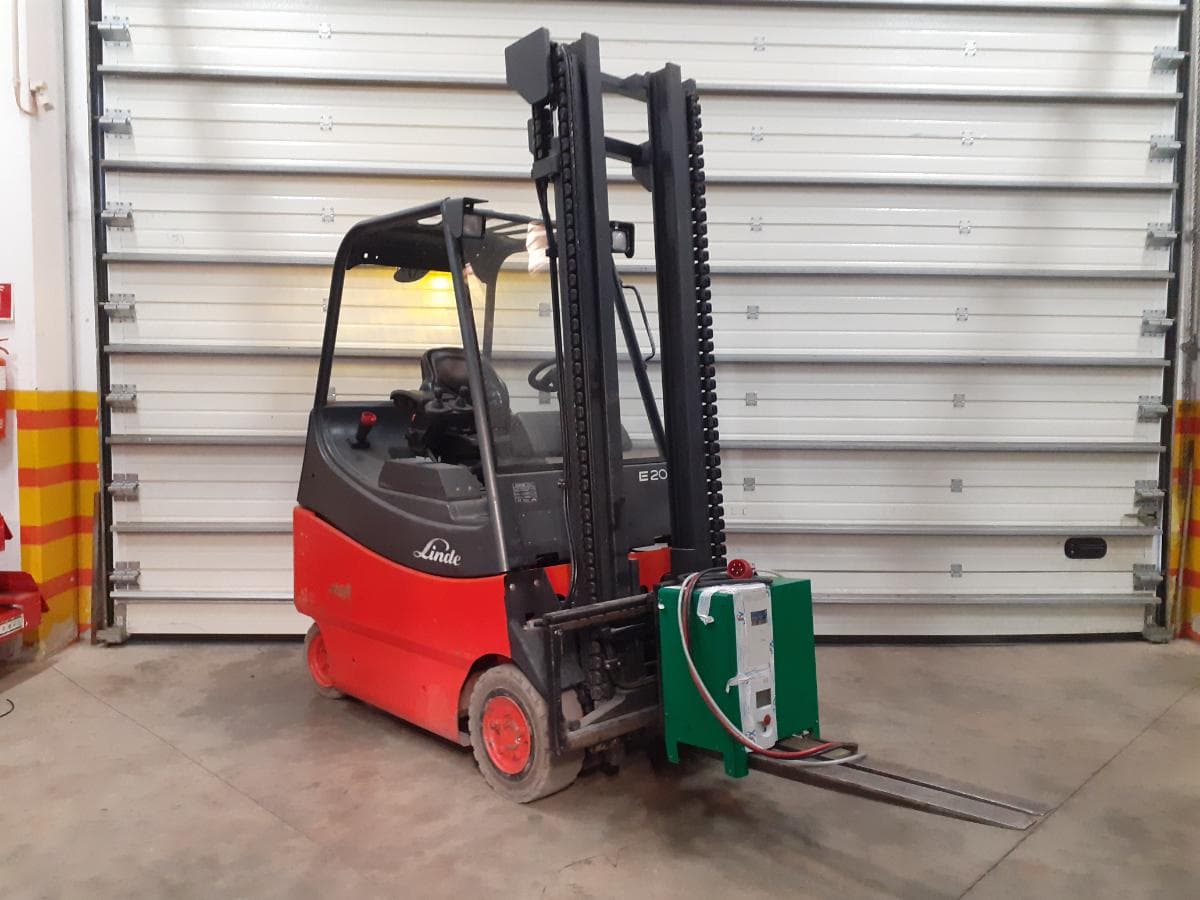 Empilhador Linde E20 · Elétrico · Ano 2007 — imagem 1
