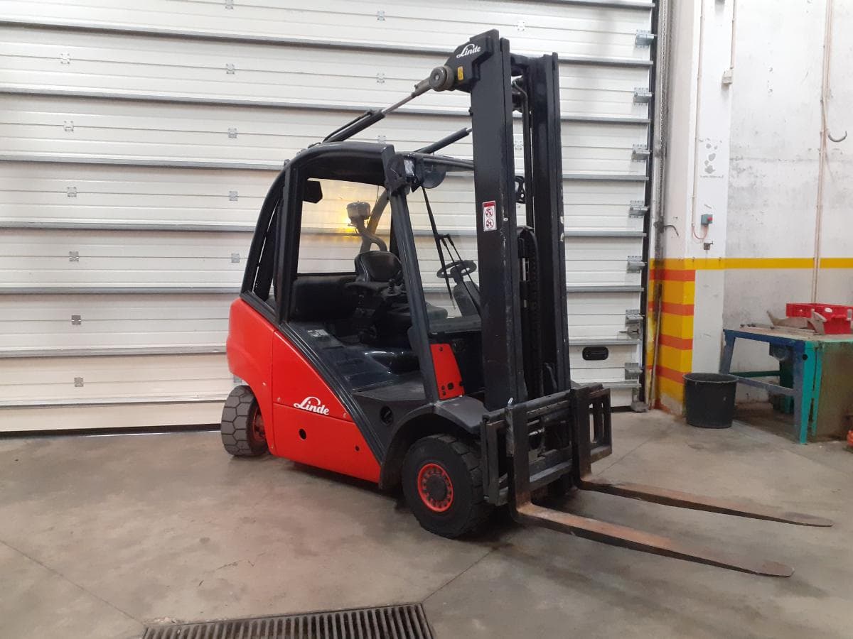 Empilhador Linde H20D · Diesel · Ano 2006 — imagem 1