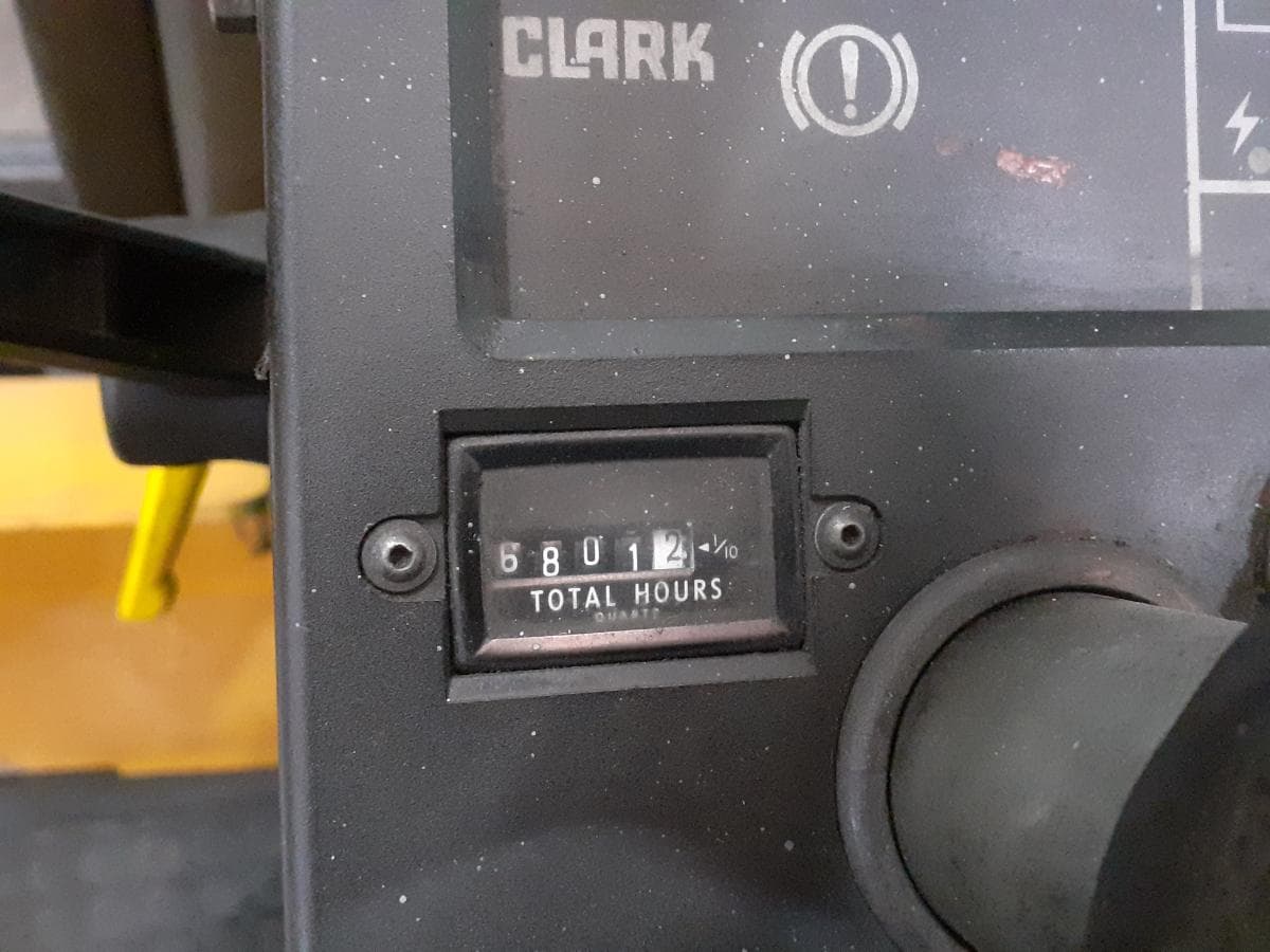 Empilhador Clark · Elétrico · 1500kg — imagem 9