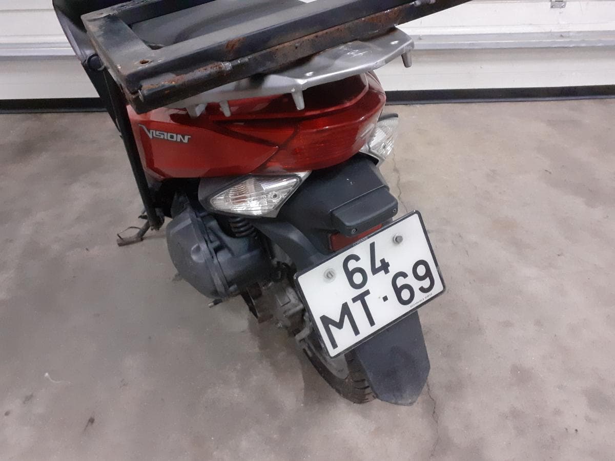 Honda Vision NSC 110 · Año 2012 — imagen 10