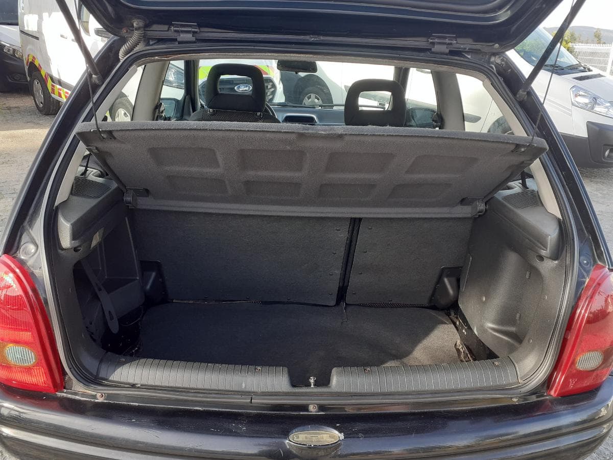 Opel Corsa 1.4 SI · Ano 1994 — imagem 10