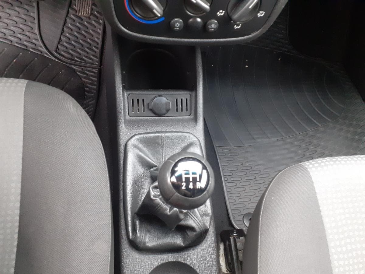 Opel Combo 1.7 CDTI · Ano 2010 — imagem 18