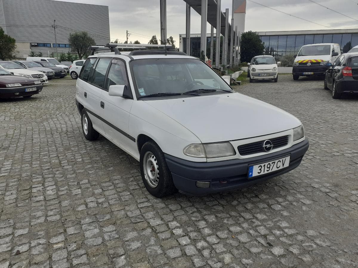 Opel Astra F 1.4 Si · Ano 1993 — imagen 1