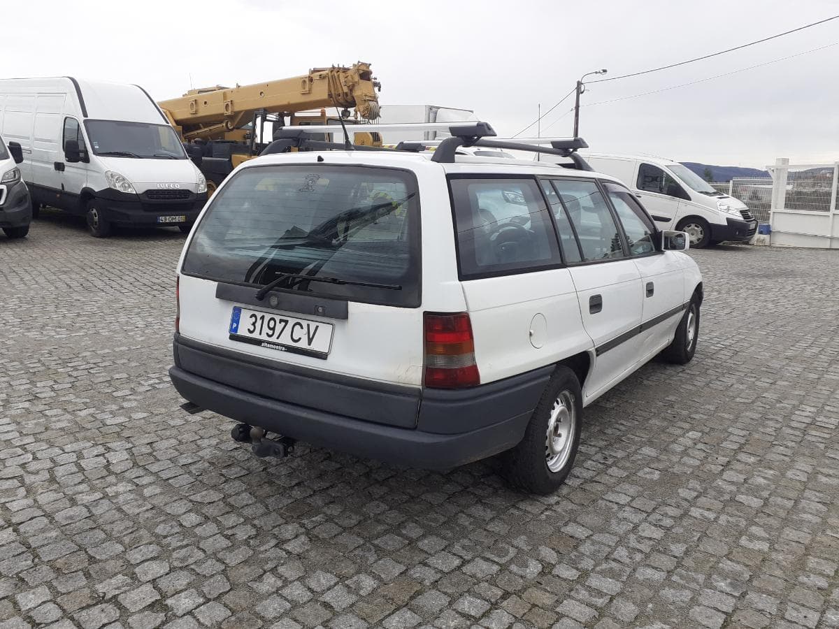 Opel Astra F 1.4 Si · Ano 1993 — imagen 4