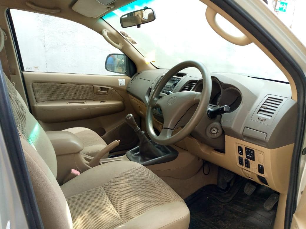 TOYOTA HILUX D4D · — imagem 3