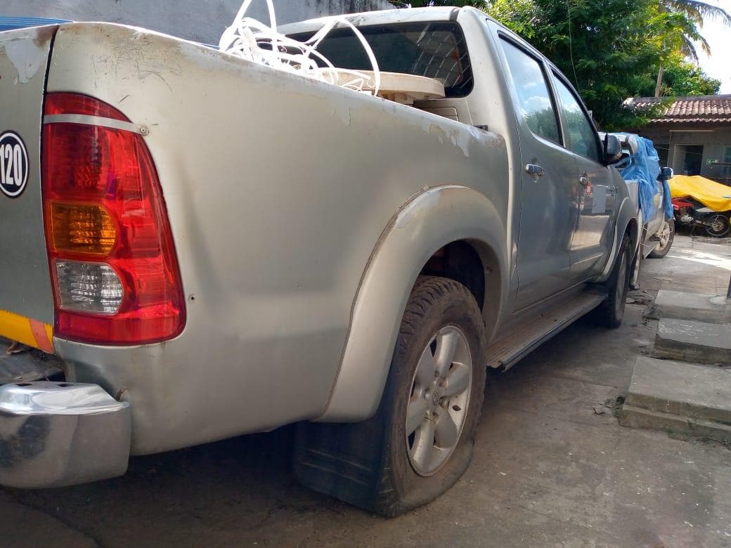 TOYOTA HILUX D4D · — imagem 4