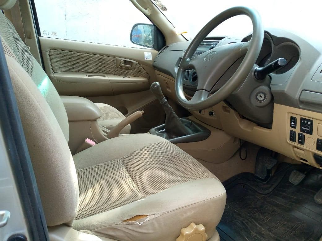 TOYOTA HILUX D4D · — imagem 7