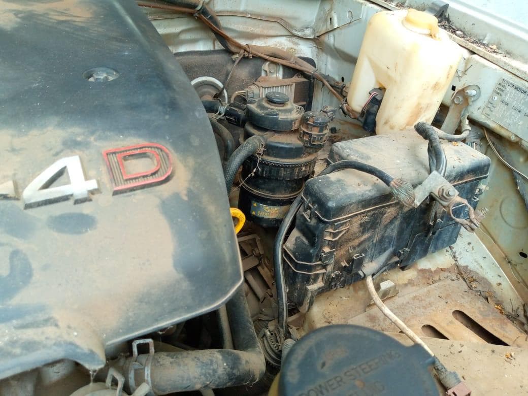 TOYOTA HILUX D4D · — imagem 11